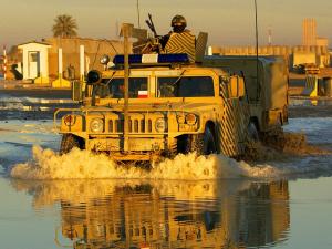 HMMWV M1043 1984 года 